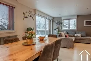 Maison 3 chambres avec appartement 2 pieces attenant - au coeur des houches  Ref # C4945 