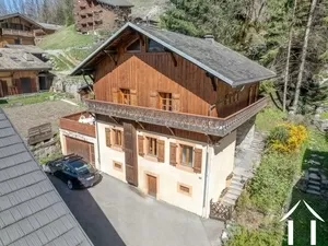 Chalet traditionnel savoyard - 6 chambres  Ref # C5190 