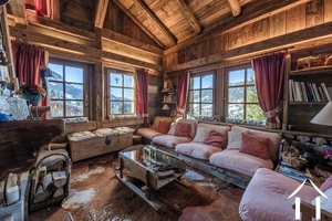 Chalet et terrain attenant - proche centre village  Ref # C6068 