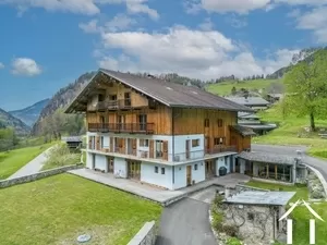 Chalet de 5 appartements - vue degagée - beaufort  Ref # C6414(5089) 