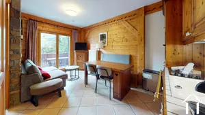 Appartement 2 pieces + cabine dans une residence skis aux pieds, avec piscine et spa  Ref # C6443 