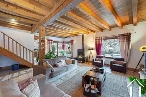 Chalet dans un village typique - vue panoramique  Ref # C6550(3713) 