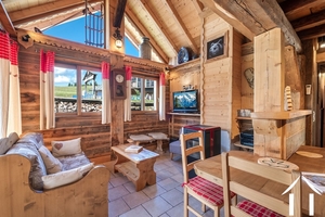 Charmant chalet - ski aux pieds  Ref # C6670 