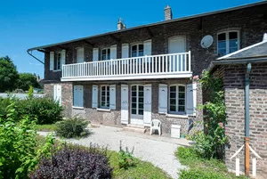Maison de Maître avec un parc arboré au bord d'un ruisseau Ref # CR5328BS 