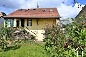 Maison en pierre de 2 chambres avec petit jardin et vue Ref # JP5412S 