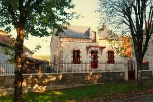 Maison prête à l'emploi à la lisière du village dans le parc du Morvan. Ref # CVH5557L 