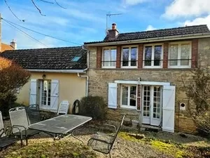 Charmante maison de village et gîte Ref # RT5567P 