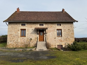 Maison avec gite, plus 400 m2 de grange. Vue magnifique sur le lac Ref # DF5573C 