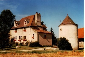 Manoir du XVIe siecle avec 2 hectares, a  renover. Ref # BH5575H 