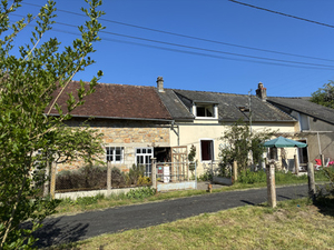 Maison de campagne conviviale dans la belle vallée de la Ternin, parc du Morvan. Ref # CVH5593 
