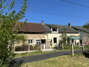Maison de campagne conviviale dans la belle vallée de la Ternin, parc du Morvan. Ref # CVH5593 