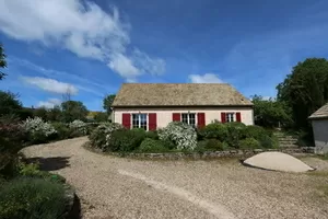 Maison de plain pied construite en 2015 Ref # CR5602BS 