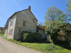 Charmante maison de caractère à la source de la Seine Ref # RT5594P 