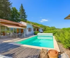 Villa avec piscine chauffée et vues dominantes  Ref # 11-2526 