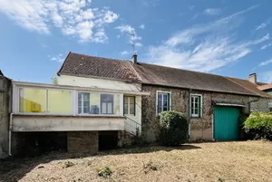 Maison de deux chambres avec grande grange et cave Ref # BH5603M 