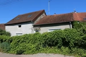 Petite maison au bord d'une rivière avec jardin privé Ref # CR5611BS 