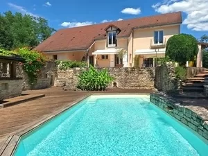 Maison moderne de 5 chambres dans un cadre naturel unique Ref # JDP5598S 
