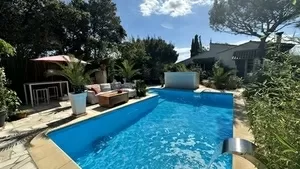 Charmante villa de plain-pied avec studio indépendant et piscine  Ref # 08-0221 