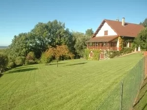 Maison de 3 chambres avec sous-sol, jardin et vues imprenables Ref # JDP5630S 
