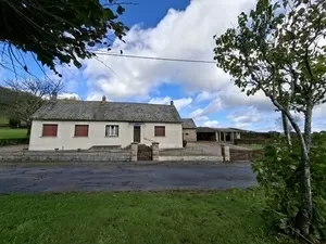 Maison à rénover entièrement dans un emplacement magnifique Ref # JdB5632 