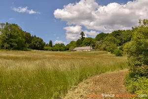 Terrain(s) constructible(s) avec vue Ref # Li814 