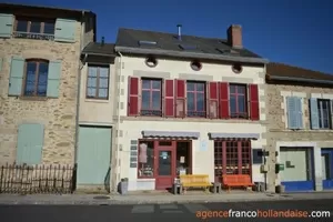 Maison de village/restaurant joliment rénovée Ref # Li824 