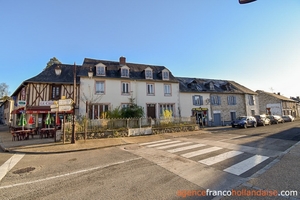 Maison de village de 250 m² et 7 chambres Ref # Li826 