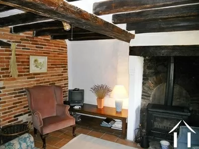 Le séjour du gîte (poële à bois incluse).   