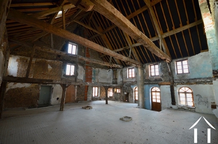 125m2 à développer, sur trois niveaux!