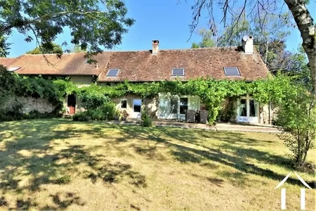 côté sud de la ferme vue du jardin