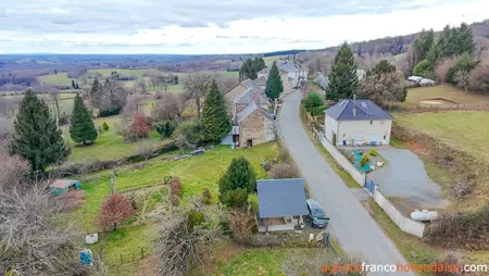 Maison de village avec grange et 2 300m² Ref # Li1035 