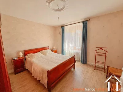 Maison de bourg à vendre chateauneuf la foret, limousin, Li1043 Image - 13