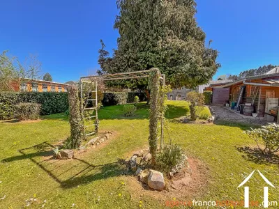 Maison de bourg à vendre chateauneuf la foret, limousin, Li1045 Image - 3