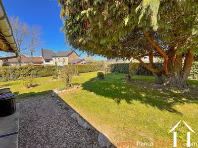 Maison de bourg à vendre chateauneuf la foret, limousin, Li1045 Image - 28