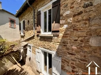 Maison de bourg à vendre chateauneuf la foret, limousin, Li1050 Image - 2