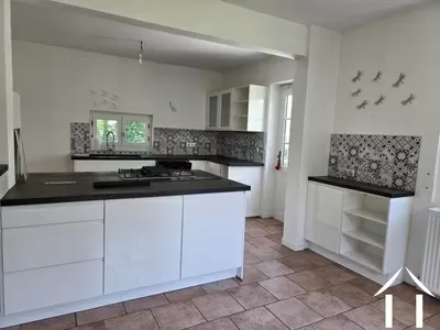 Maison à vendre ainay le chateau, auvergne, AP030071108 Image - 4