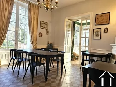 Maison de bourg à vendre cosne d allier, auvergne, AP030071184 Image - 2
