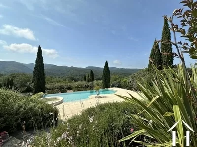 Villa méditerranéenne cossue avec vues, près du club de golf et près du centre de Lamalou les Bains, au cœur du Parc Naturel du Haut Languedoc. Ref # EG11-2492 