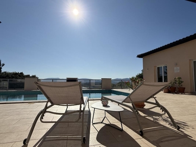Une localisation au TOP, un DPE au TOP et une vue au TOP ! Ref # EG11-2509 