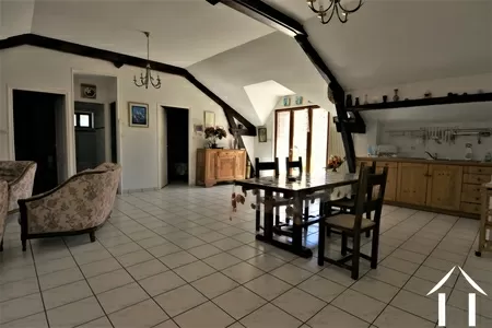 Complex avec gîtes à vendre cluny, bourgogne, JP5150S Image - 32