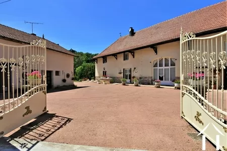 Complex avec gîtes à vendre cluny, bourgogne, JP5150S Image - 1
