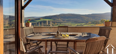 Vue exceptionnelle depuis la terrasse couverte