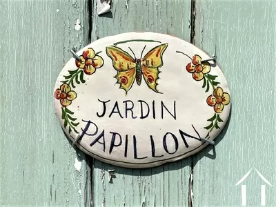 Sur la porte du jardin