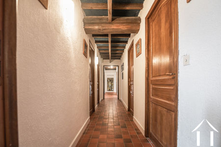 Le couloir du 1er étage. Le vitrail du fond est au-dessus de la salle à manger