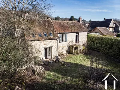 arrière, accès au premier étage