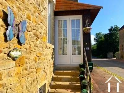 Escalier et nouvelle porte d'entrée