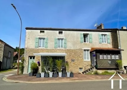 Maison douillette dans village viticole, jardin, vigne, bois Ref # PM5522D 