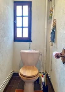 Les toilettes du rez-de-chaussée