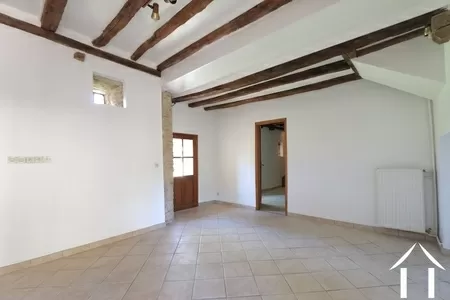 Chambre au rez-de-chaussée donnant sur le jardin et la cour (anciennement la cuisine d'été)