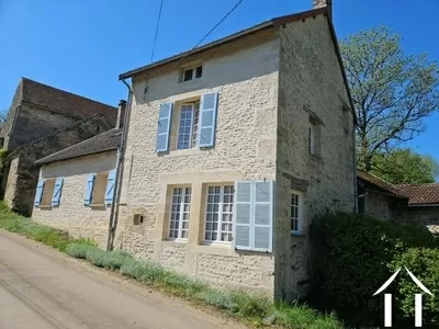 Charmante maison de caractère à la source de la Seine Ref # RT5594P